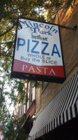 Moretti's Pizzeria Lincoln Park outside