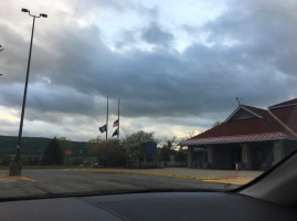 Schuyler Service Plaza inside