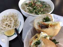 Hang Xanh Sandwiches Boba Tea Zone food