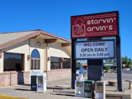 Starvin Arvins-montrose outside