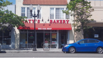 Katy's Bakery outside