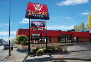 Richards Pizza Westside outside