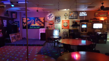 Snappers Lounge inside