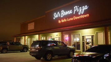 Sal's Bronx Pizza outside