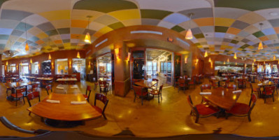 Paesanos - Lincoln Heights inside