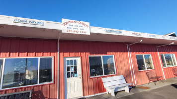 Sportsmen's Cannery outside