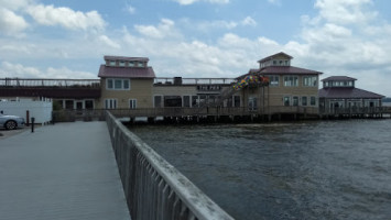 Solomons Island Fishing Pier outside