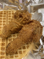 Lo-lo's Chicken And Waffles food