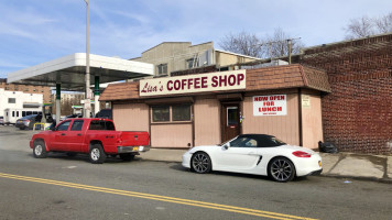 Estrella's Coffee Shop outside