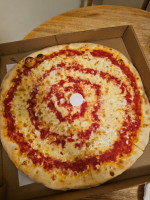 Luna Pizza food