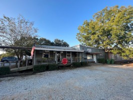 Mary Lou's Biscuit outside