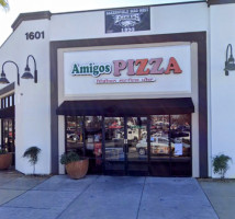 Amigos Pizza outside
