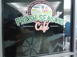 Fresh Seasons Café At Mn Transportation Building outside