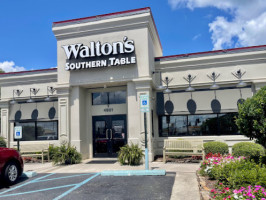 Walton's Southern Table food