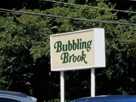 Bubbling Brook Ice Cream outside