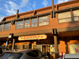 Giovanni's Pizzeria outside