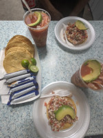 Mariscos Golosito food