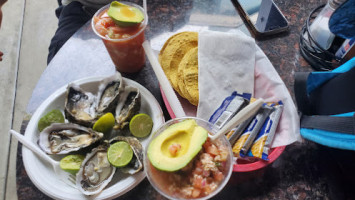 Mariscos Golosito food