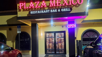 Plaza Mexico Restaurant Bar And Grill inside