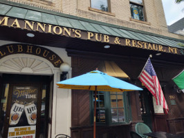 Mannion's Irish Pub outside