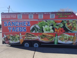 Sanchez Tacos #1 outside