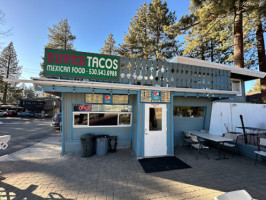 Super Tacos outside