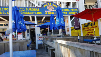 Pizza Boy / Julias outside