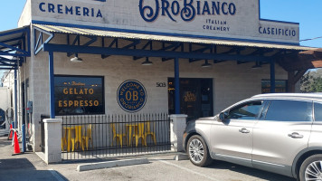 Orobianco Italian Creamery Blanco outside