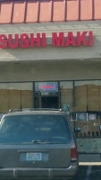 Sushi Maki outside
