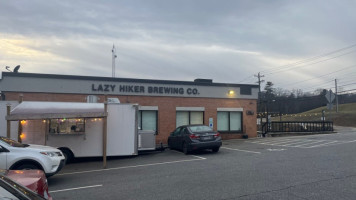 Lazy Hiker Brewing Company outside