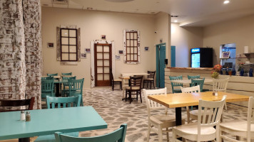 Yianni's Greek Taverna inside