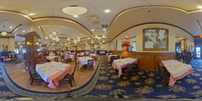 Maggiano's Little Italy inside