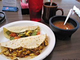 Taqueria La Fonda outside