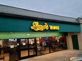 Luna's Tacos inside