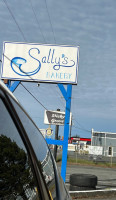 Sally's By The Sea food