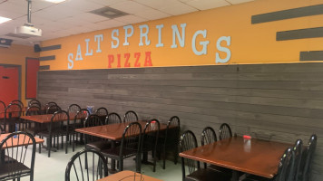 Salt Springs Pizza food