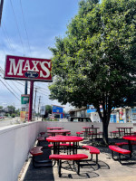 Maxs Burgers And Gyros inside