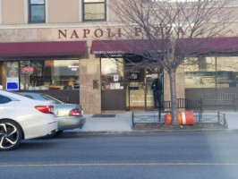 Napoli Pizza outside