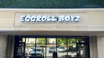 Eggroll Boyz food