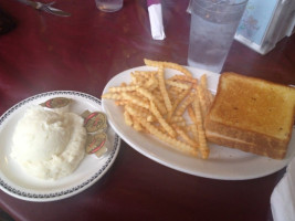 Hometown Cafe food