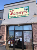 Los Magueyes Mexican outside