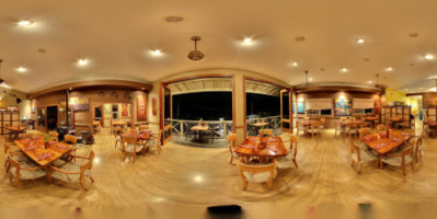 Keei Cafe inside
