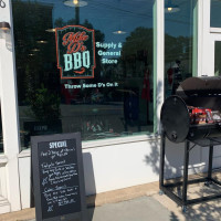 Mike D's Bbq Smokehouse Retail food