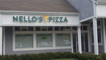 Nellos Pizza outside