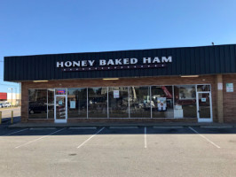 The Honey Baked Ham Company outside