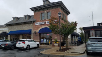Blueberry Hill Breakfast Cafe outside