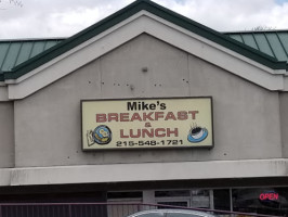 Mike's Breakfast Lunch outside