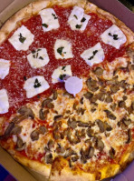 Nino's Trattoria Pizzeria food