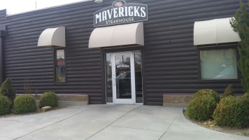 Maverick's Steakhouse food