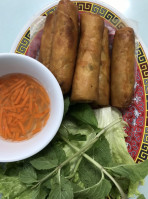 Huong Lan Restaurant food